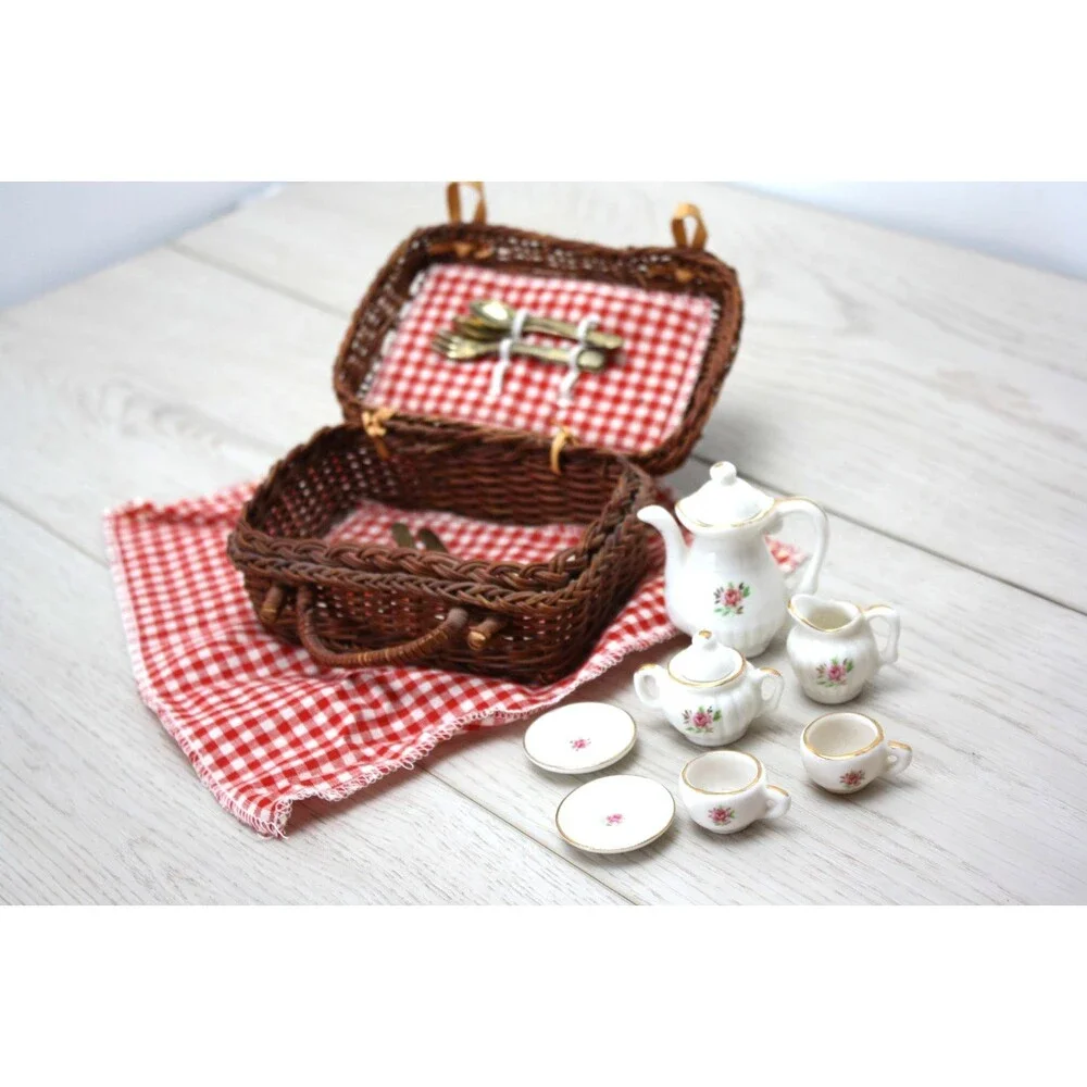 Vtg Miniature Doll Tea Set 13pc & Wicker Picnic Basket